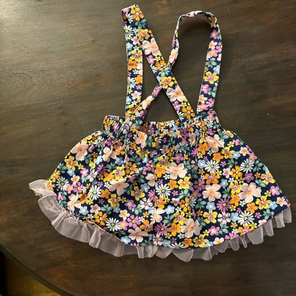 Minnie Mouse Onesie and Skirt with Straps - Picture 7 of 8